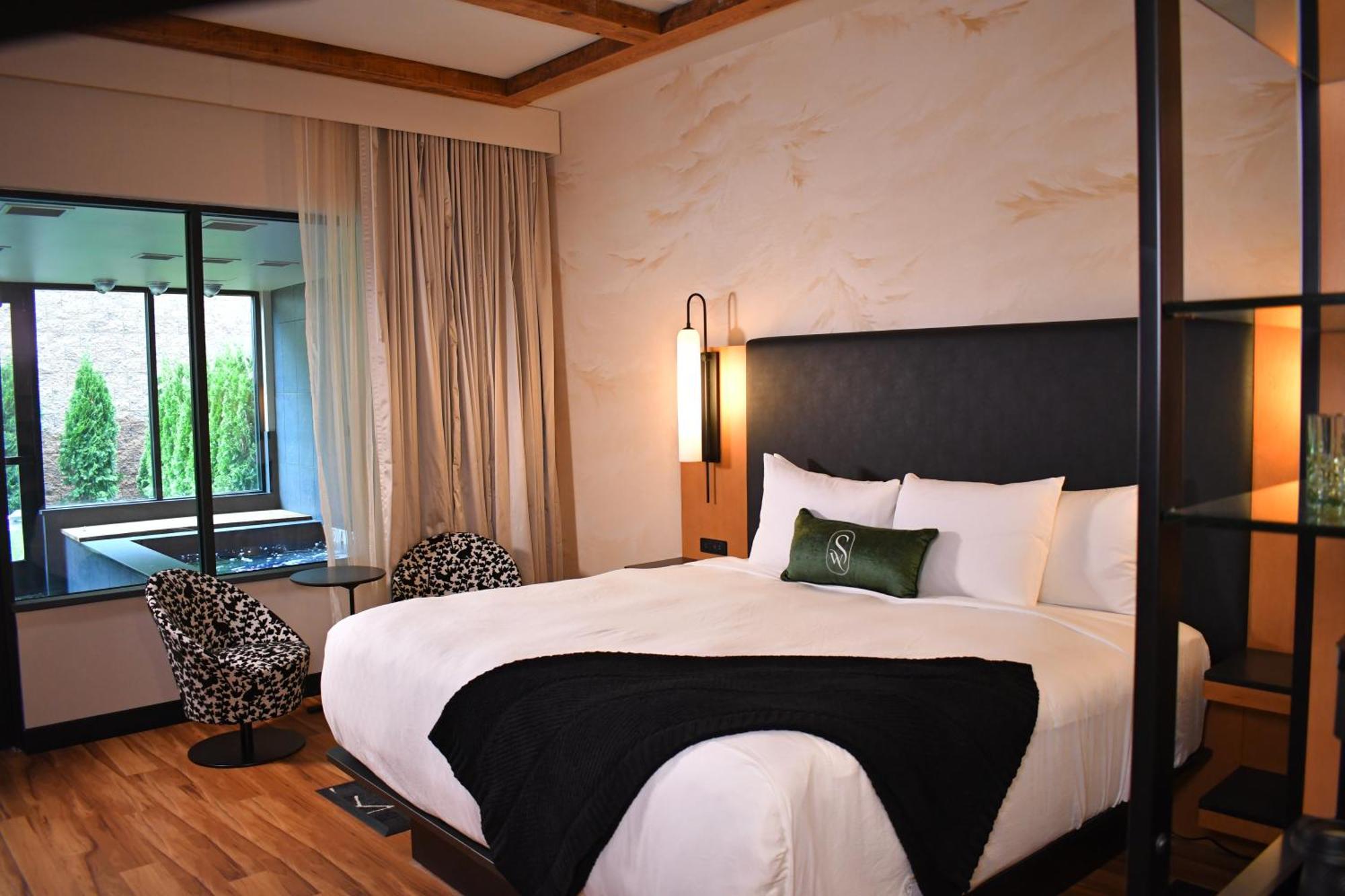 The Swiftwater Hotel ภายนอก รูปภาพ