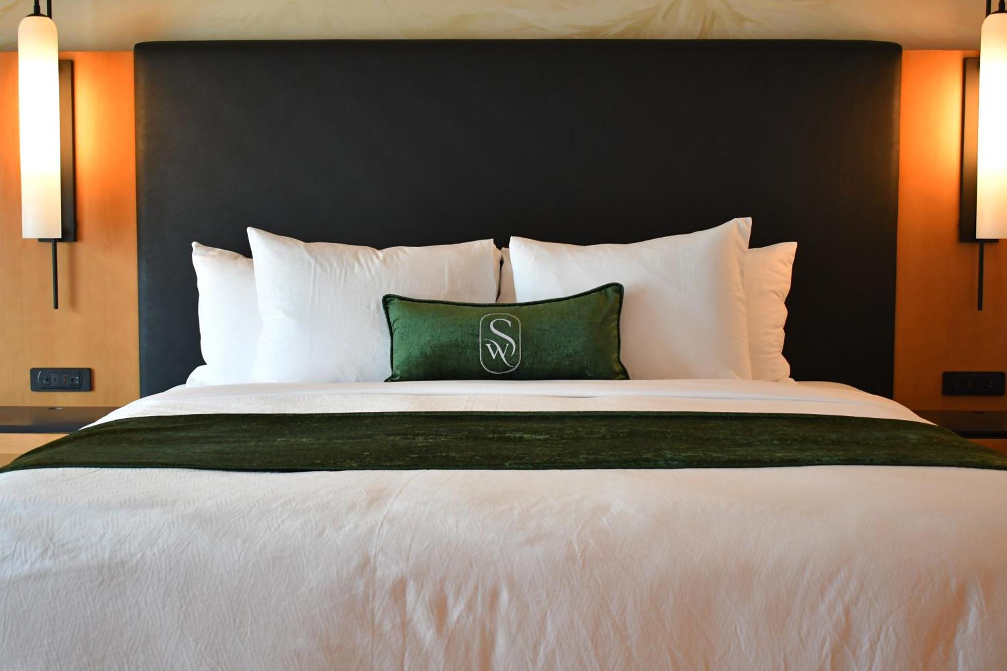 The Swiftwater Hotel ภายนอก รูปภาพ