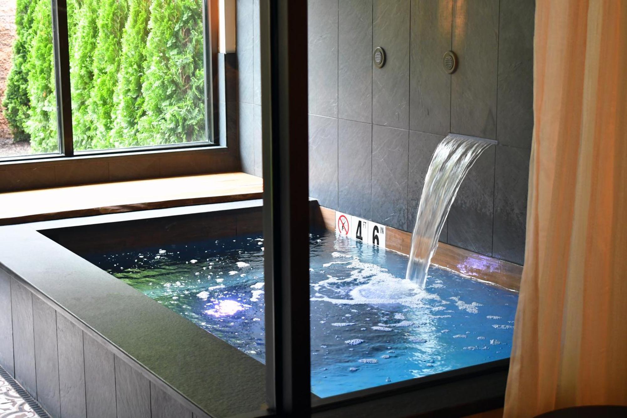 The Swiftwater Hotel ภายนอก รูปภาพ