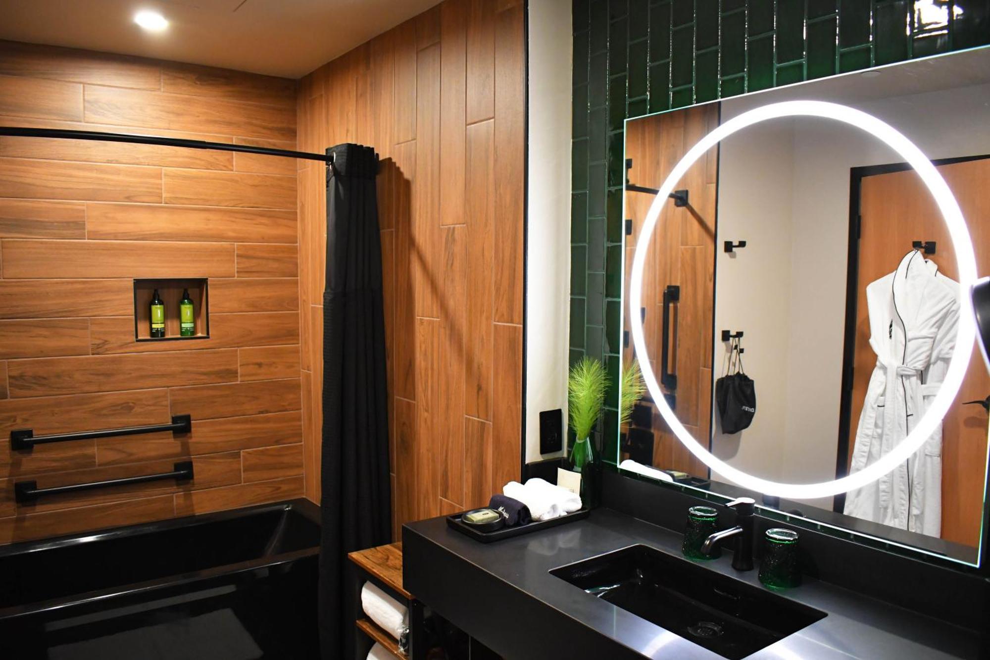 The Swiftwater Hotel ภายนอก รูปภาพ